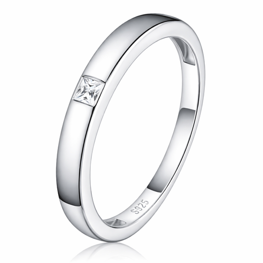 Ring Silver Engraved With Top-quality Moissanite S925 Silver With Electroplated Platinum.
