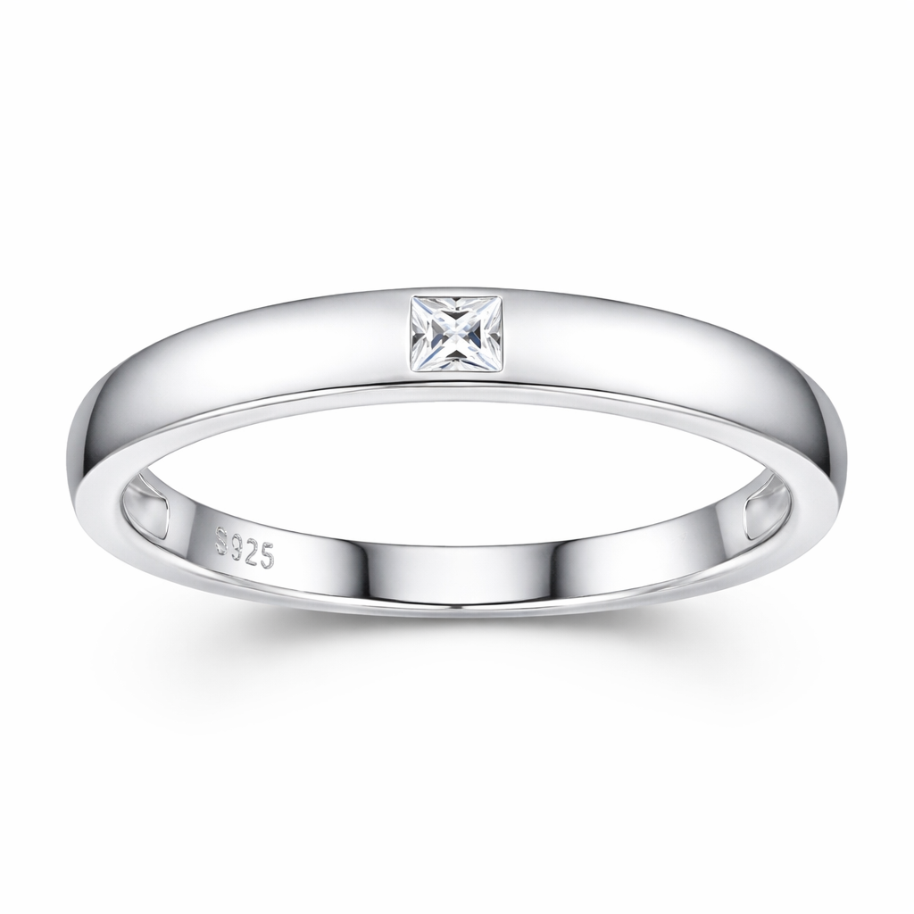 Ring Silver Engraved With Top-quality Moissanite S925 Silver With Electroplated Platinum.