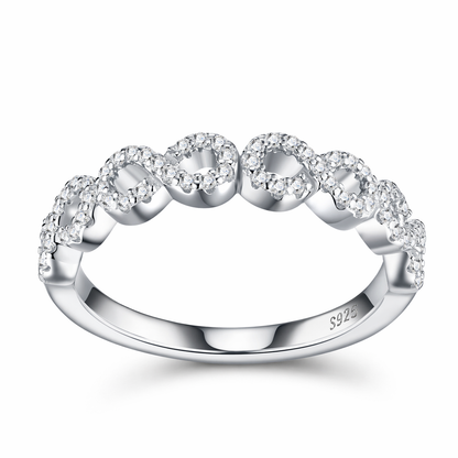 Ring Moissanite Luxurious Jewelry Made Of S925 Silver With Electroplated Platinum.