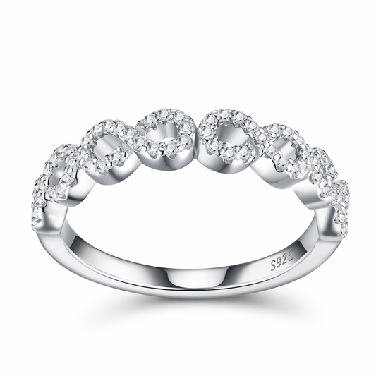 Ring Moissanite Luxurious Jewelry Made Of S925 Silver With Electroplated Platinum.