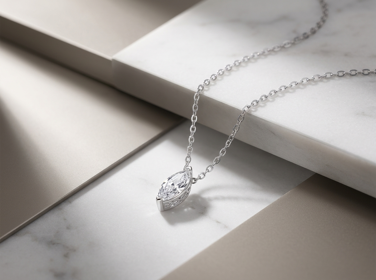 Necklace  Moissanite S925 And Silver Plated With Gold Can Be Tested With A Diamond Pen