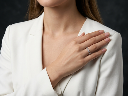 Ring Moissanite Luxurious Jewelry Made Of S925 Silver With Electroplated Platinum.