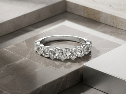 Ring Moissanite Luxurious Jewelry Made Of S925 Silver With Electroplated Platinum.