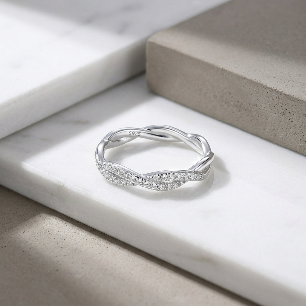 Ring Featuring Top-quality Moissanite, Made Of S925 Silver Electroplated With Platinum.
