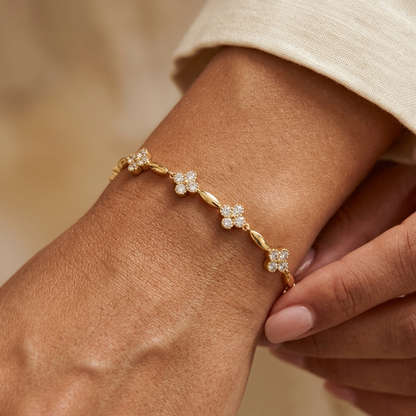 Four-leaf clover Bracelet fashion and versatile S925 silver